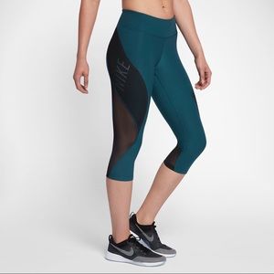 Teal Nike legend cropped leggings